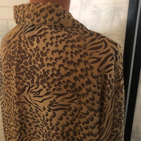American Angel Long Sleeve Button Front Animal Print Plus Size 3x Tan Brown NWOT - Picture 3 of 14